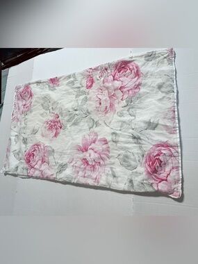 King Pillow Sham (1) Large Rose Pattern Linen Blend King  Sham. Envelope Closure